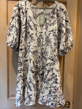 H&M Cream and Black Floral Puff-Sleeve Dress